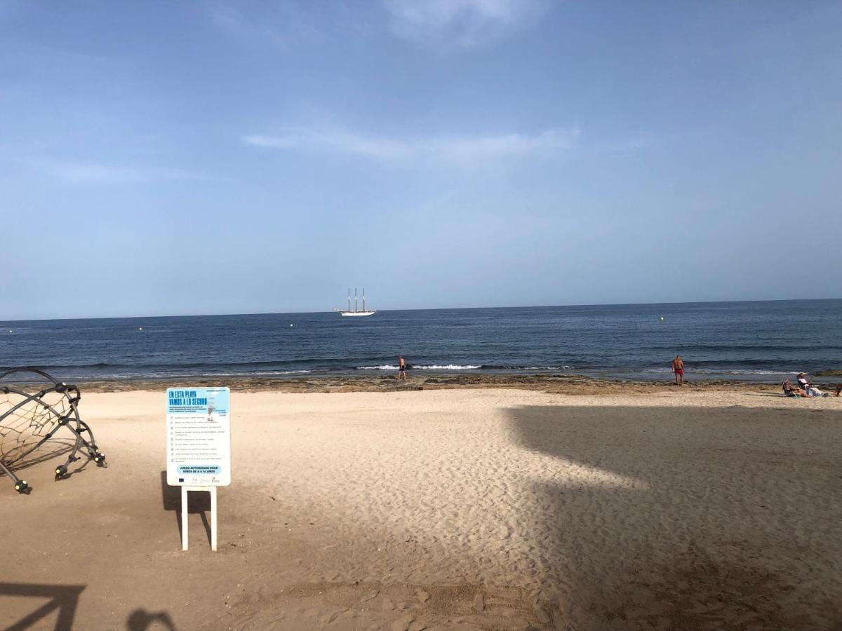Alojamiento Torrevieja Playa Frente Al Mar Exteriör bild